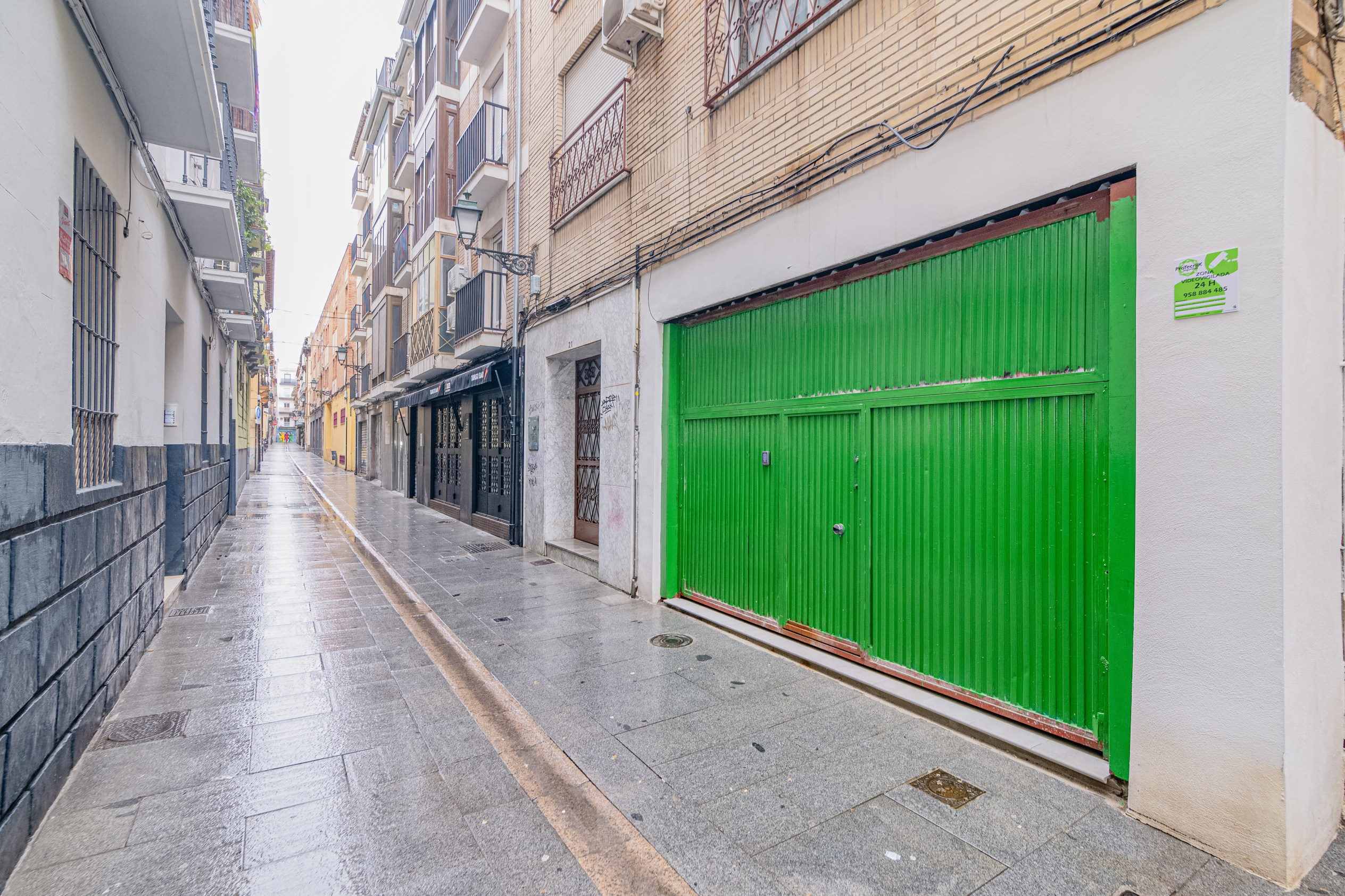 Acceso exterior a la zona de trasteros.